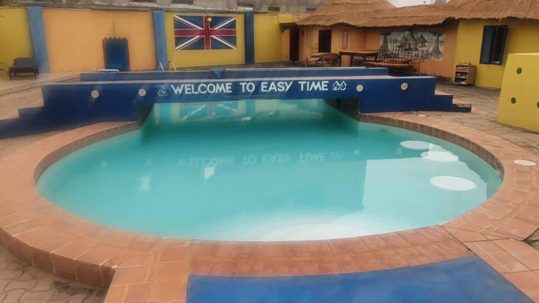 Easy Time Lodge Кололи Экстерьер фото