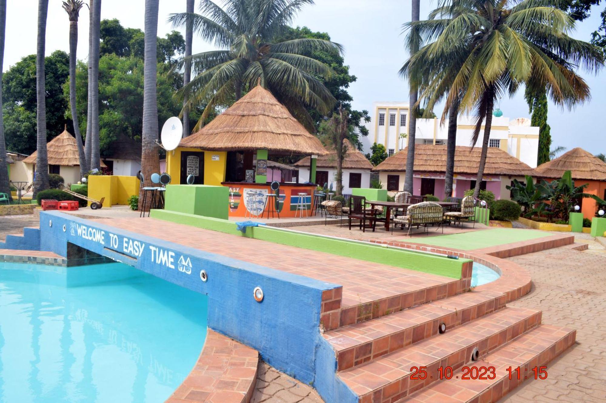 Easy Time Lodge Кололи Экстерьер фото